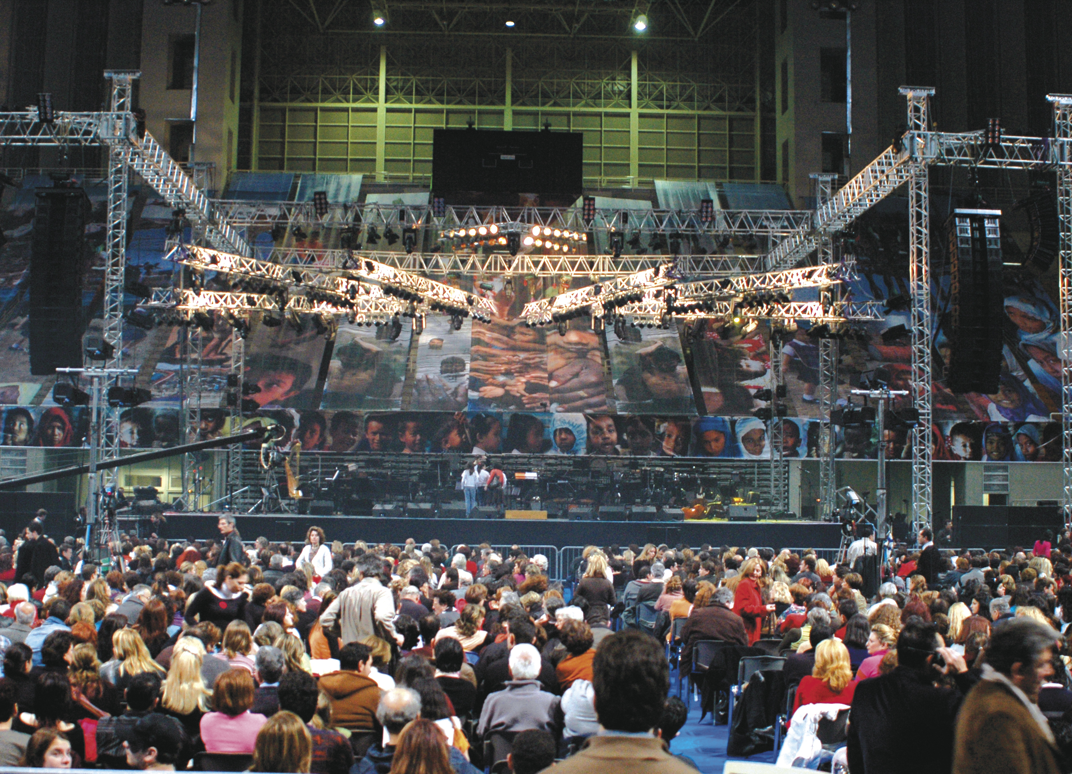 stadium concert speakers